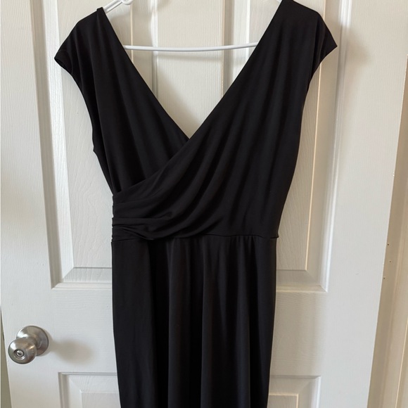 Maggy London Black Dress, 6, Draped V Front and back, cinched at waist NWOT - Picture 2 of 6